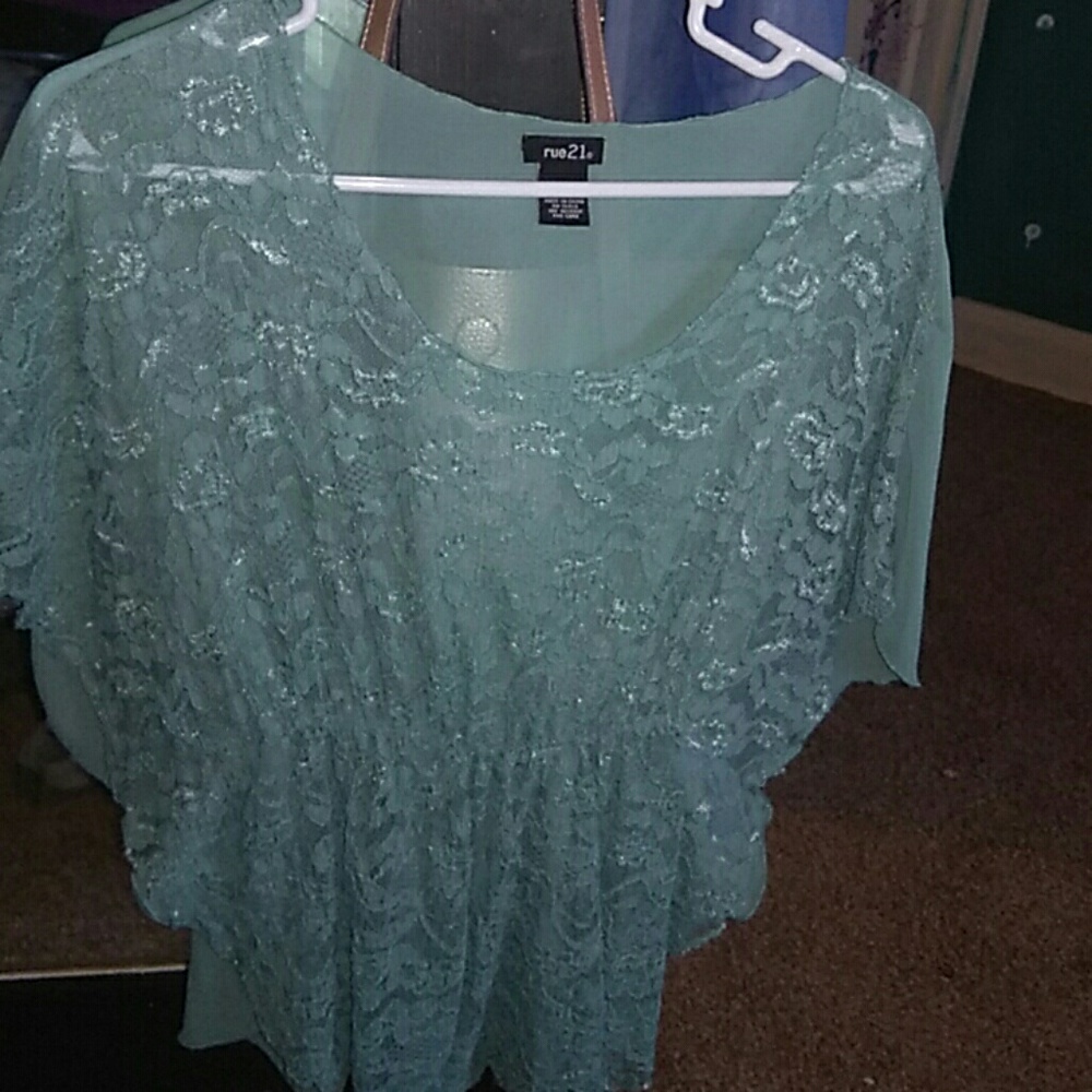 Teal top